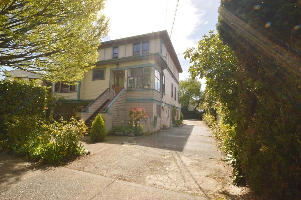 Marketa'S Bed And Breakfast Bed & Breakfast Victoria